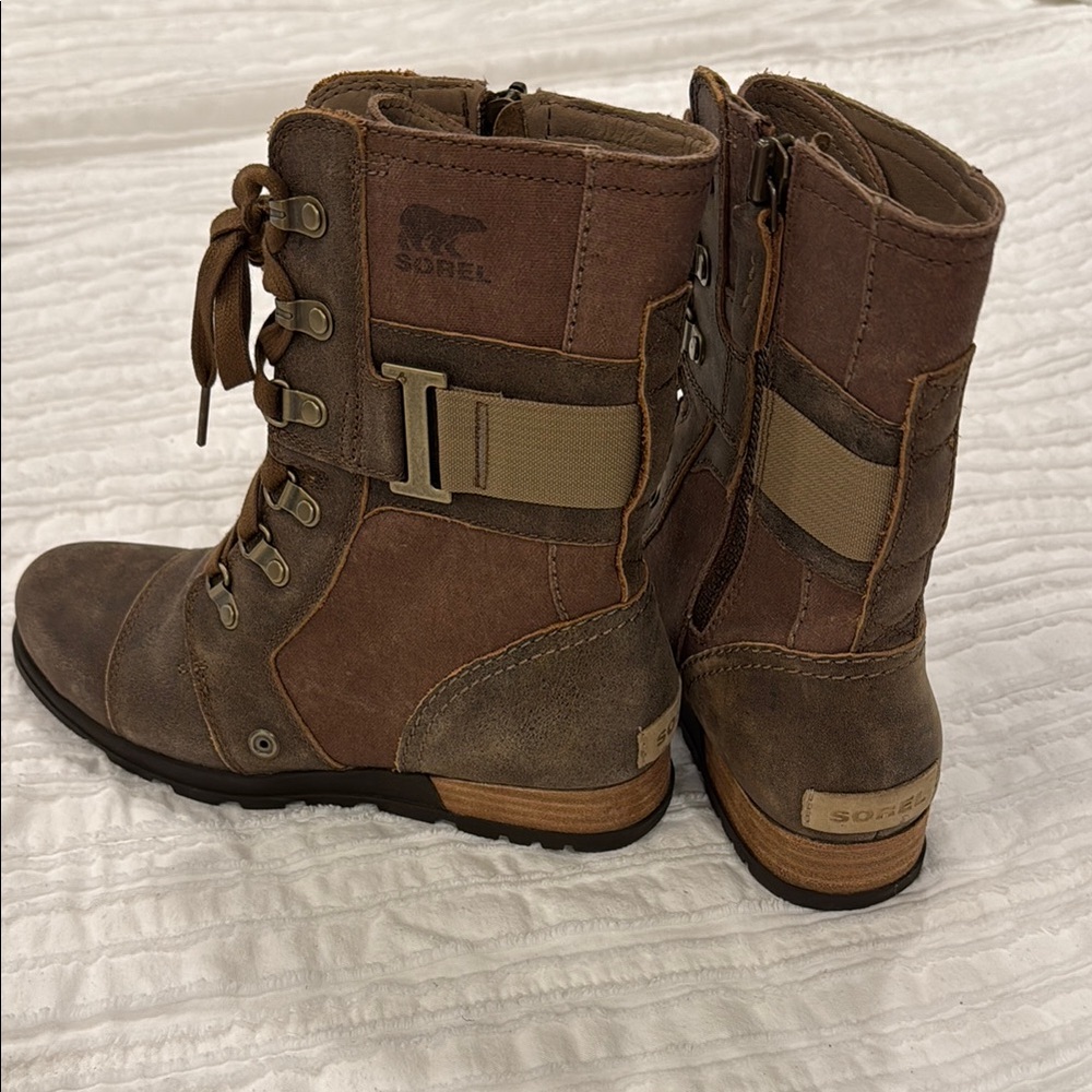 Sorel Women's Brown Lace-Up Boots